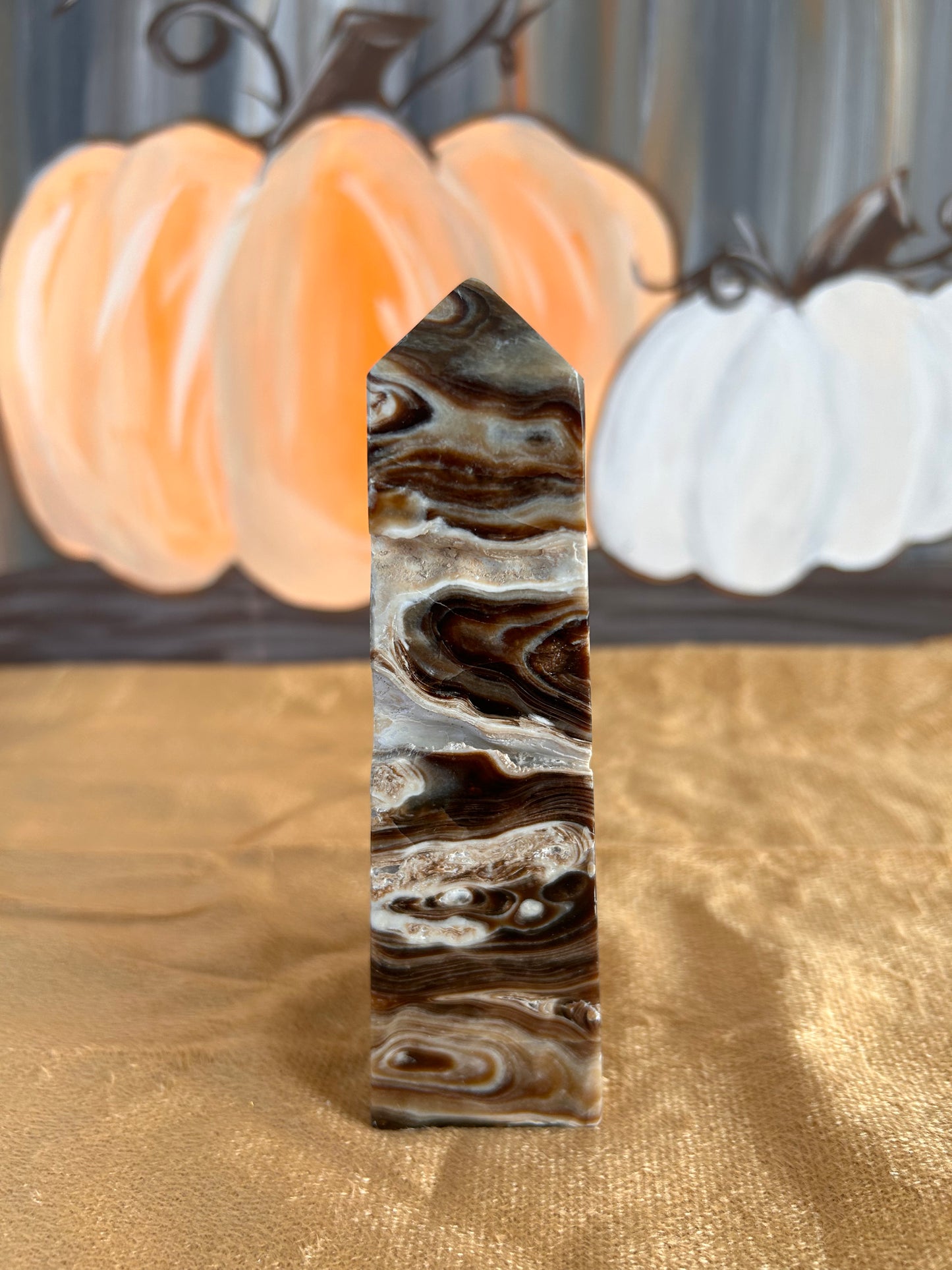 Chocolate Calcite, Tower